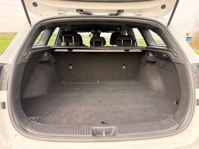 Hyundai i30 1.6 D Classic + - 8