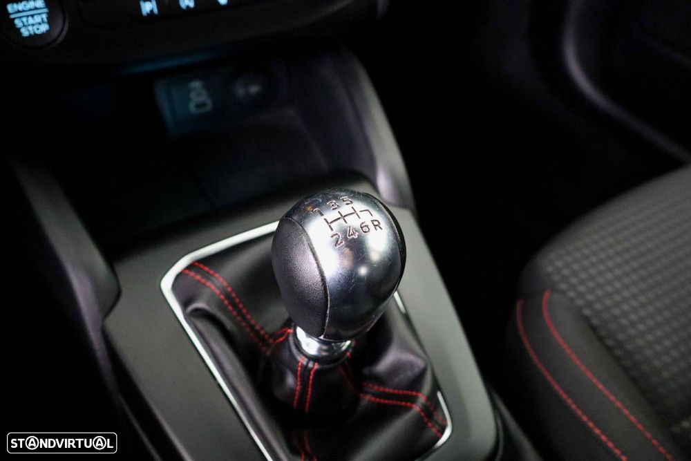 Ford Focus 1.0 EcoBoost MHEV ST-Line - 35