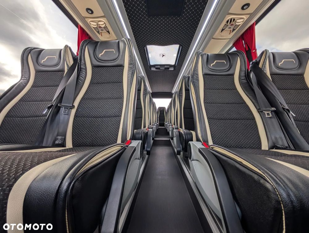 Mercedes-Benz Sprinter 519 - 23