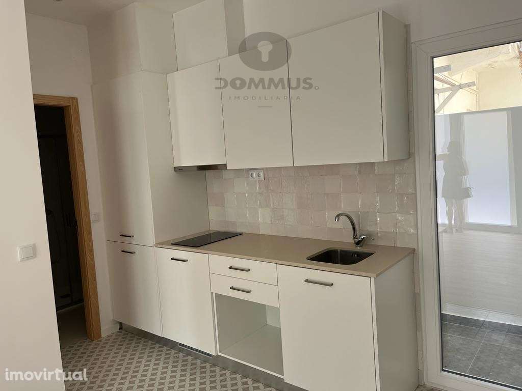 Moradia com 3 Pisos Totalmente Remodelado em Peniche - Grande imagem: 3/60