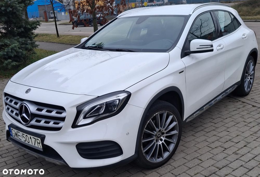 Mercedes-Benz GLA 200 7G-DCT - 3