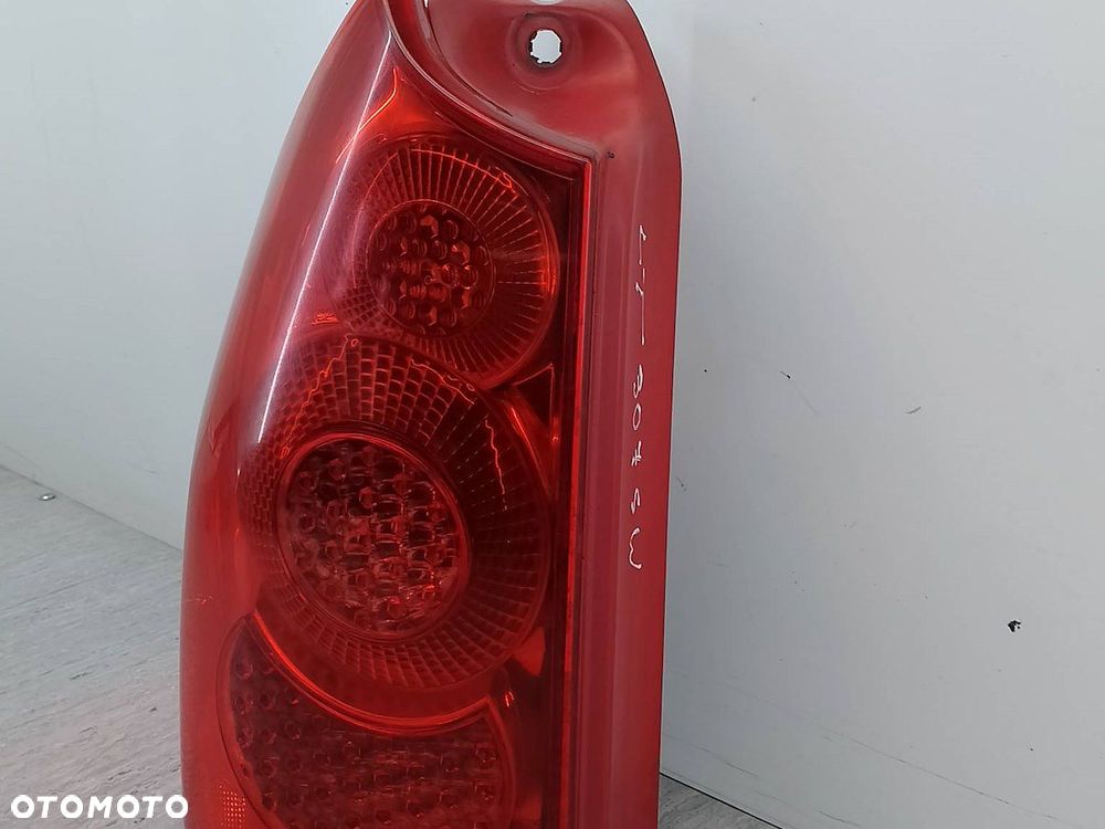 LAMPA TYLNA LEWA PEUGEOT 307 SW 557686A KOMBI - 11