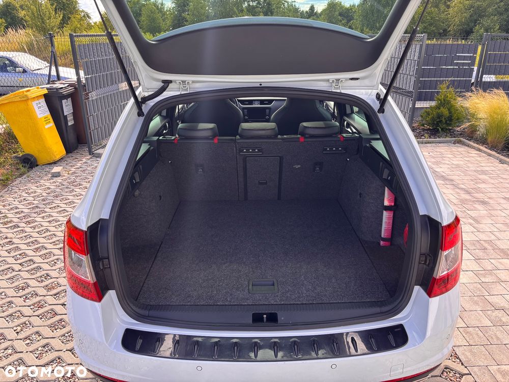 Skoda Octavia 2.0 TDI (Green tec) RS - 17