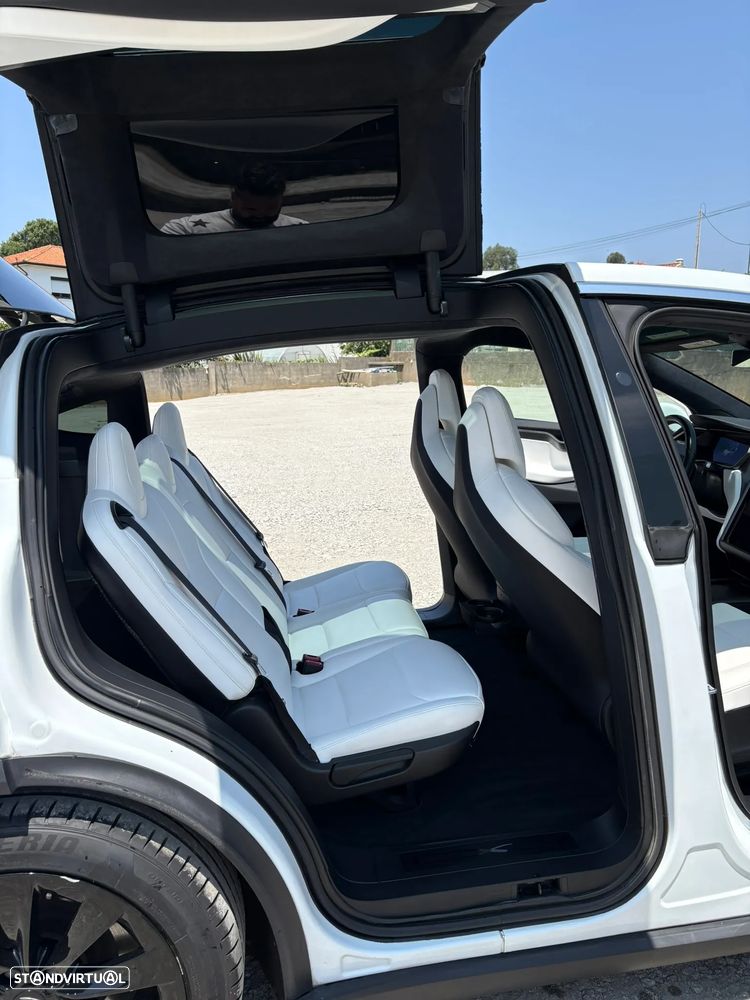 Tesla Model X 100D - 14