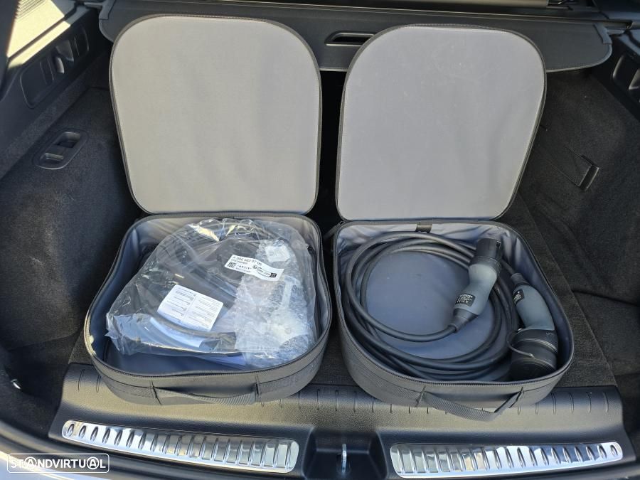 Mercedes-Benz C 300 e T 9G-TRONIC AMG Line - 52