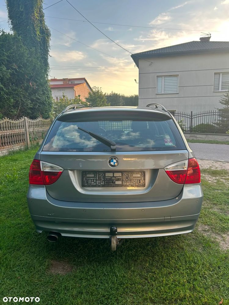 BMW Seria 3 320d - 4