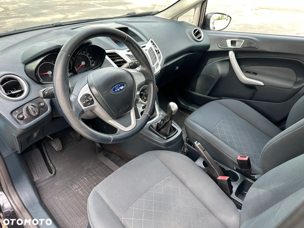 Ford Fiesta - 11