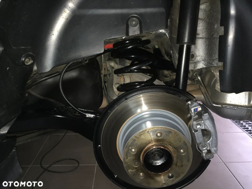 BMW Z4 2.2i - 18