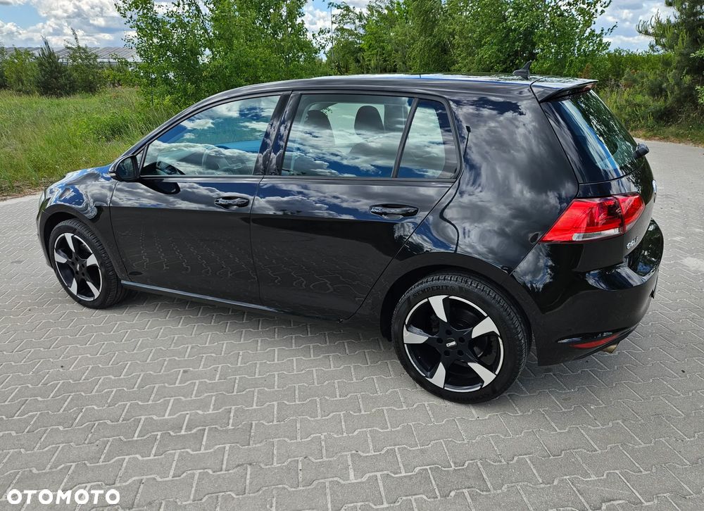 Volkswagen Golf 1.6 TDI BlueMotion Technology Comfortline - 4