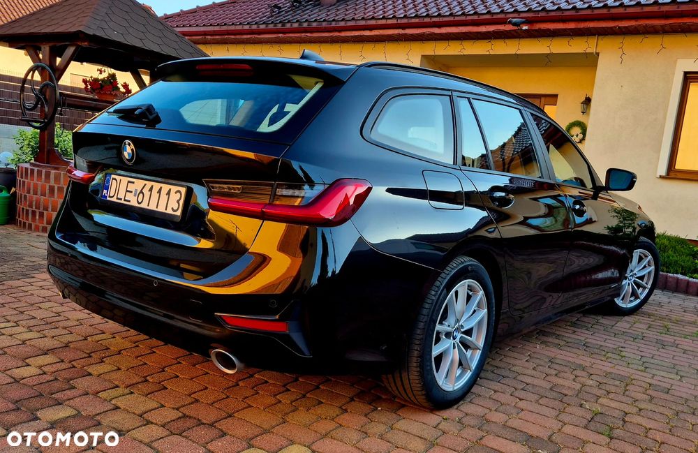 BMW Seria 3 320d Touring Advantage - 10