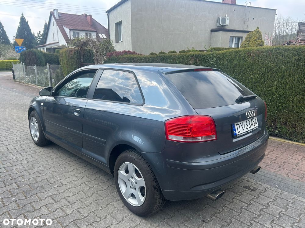 Audi A3 3-drzwiowe 1.6 Attraction - 2