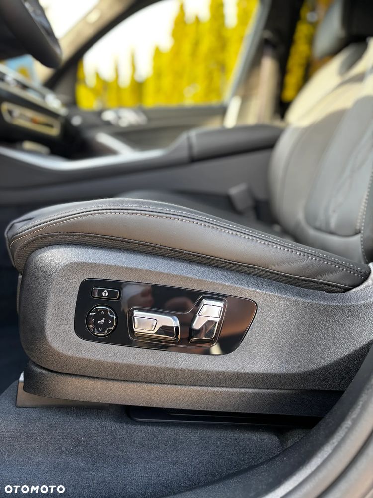 BMW X5 xDrive40d mHEV - 16