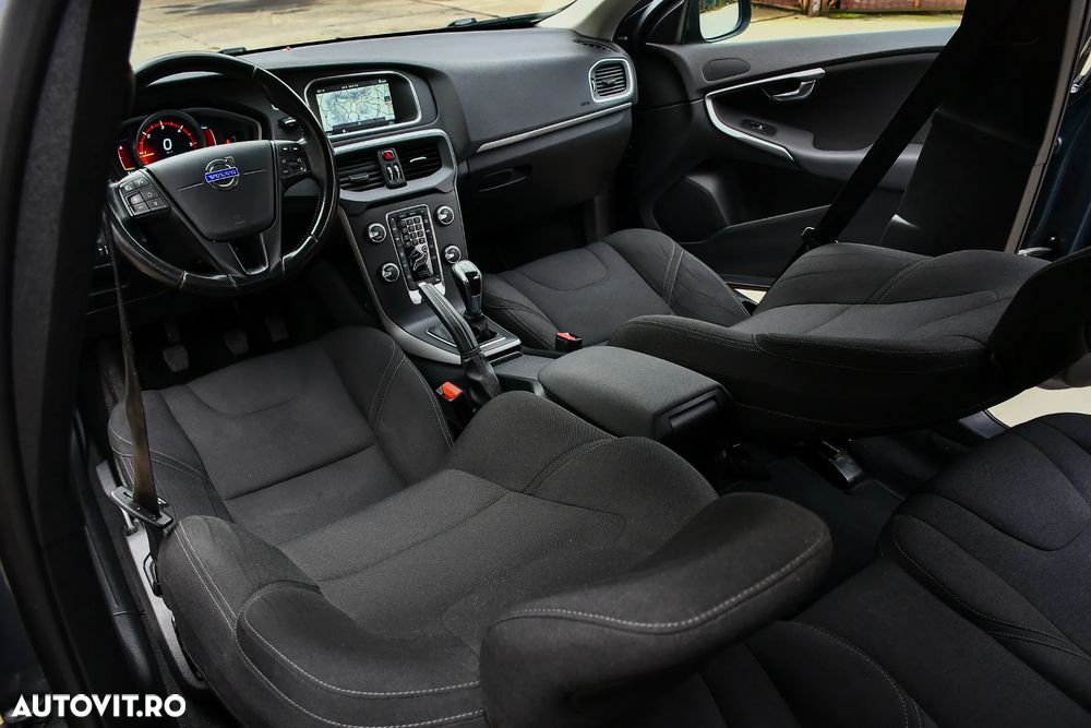 Volvo V40 D2 Momentum - 19