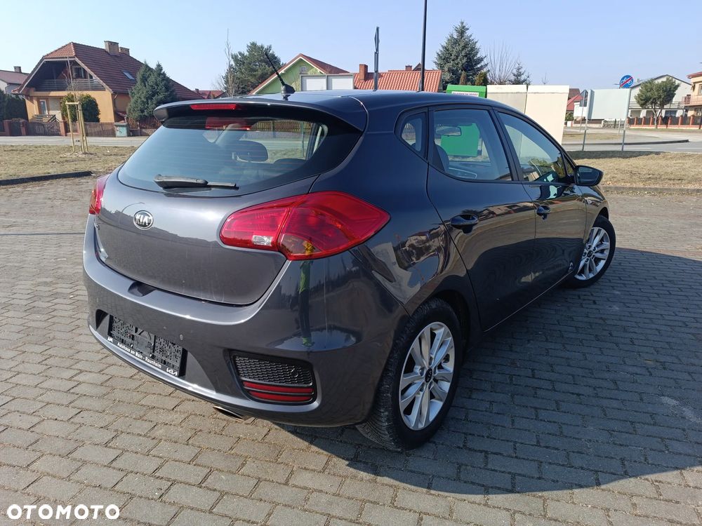 Kia Ceed 1.4 Attract - 10
