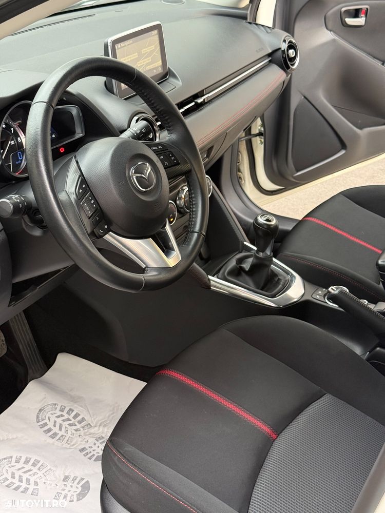 Mazda 2 - 25