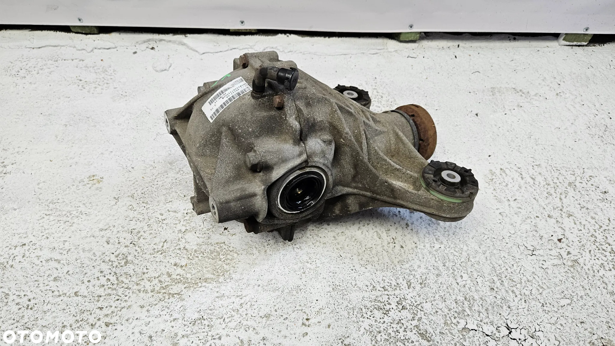 Jaguar XE X760 2.0D 204DTD skrzynia manualna RWD  tył dyferencjał Most GX73-4A213-KA przełożenie 2.73 - 9