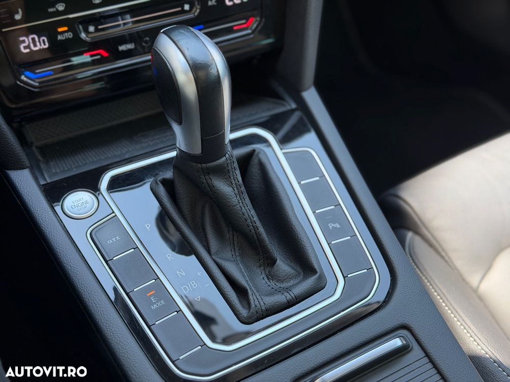 Volkswagen Passat - 21