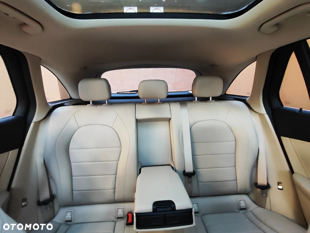 Mercedes-Benz GLC 300 4Matic 9G-TRONIC Exclusive - 18