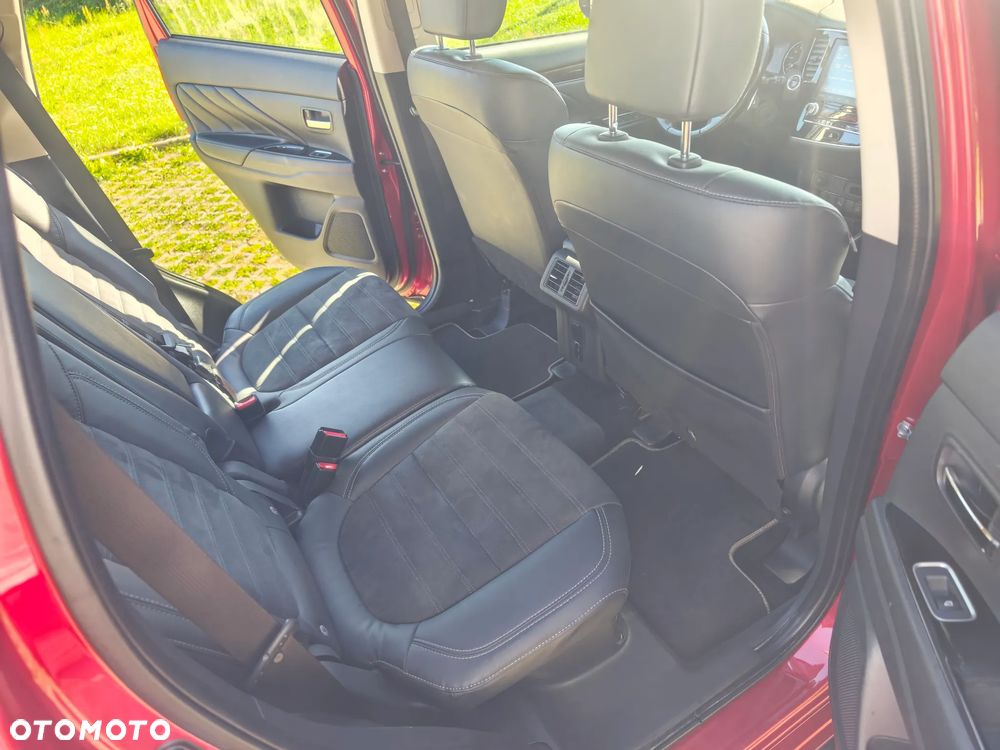 Mitsubishi Outlander - 11