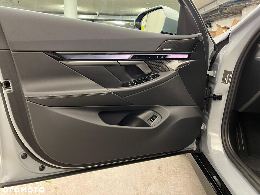 BMW Seria 5 520d xDrive mHEV M Sport - 17