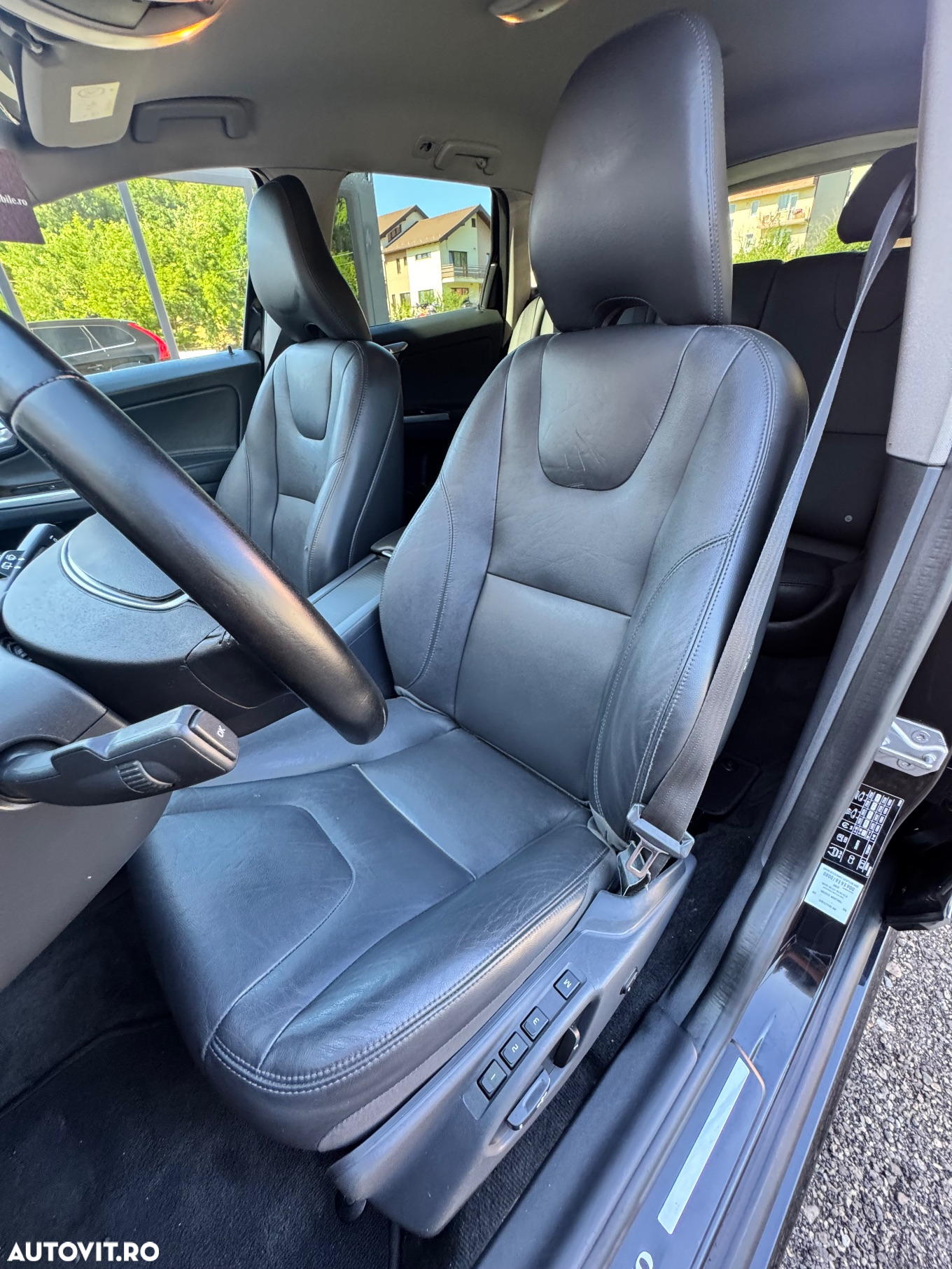 Volvo XC 60 D5 AWD Geartronic Summum - 37