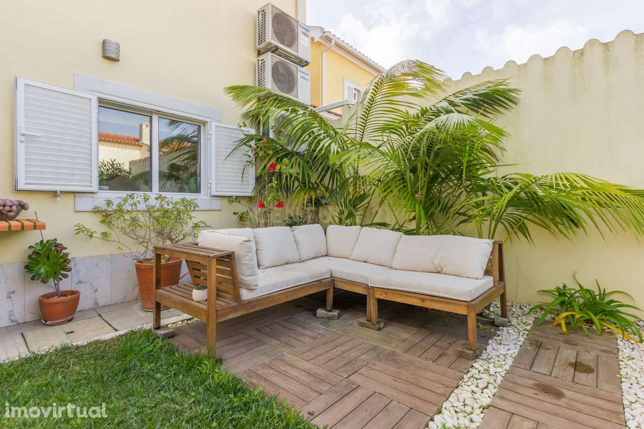 Moradia Geminada com aproveitamento Sotão - Grande imagem: 2/22