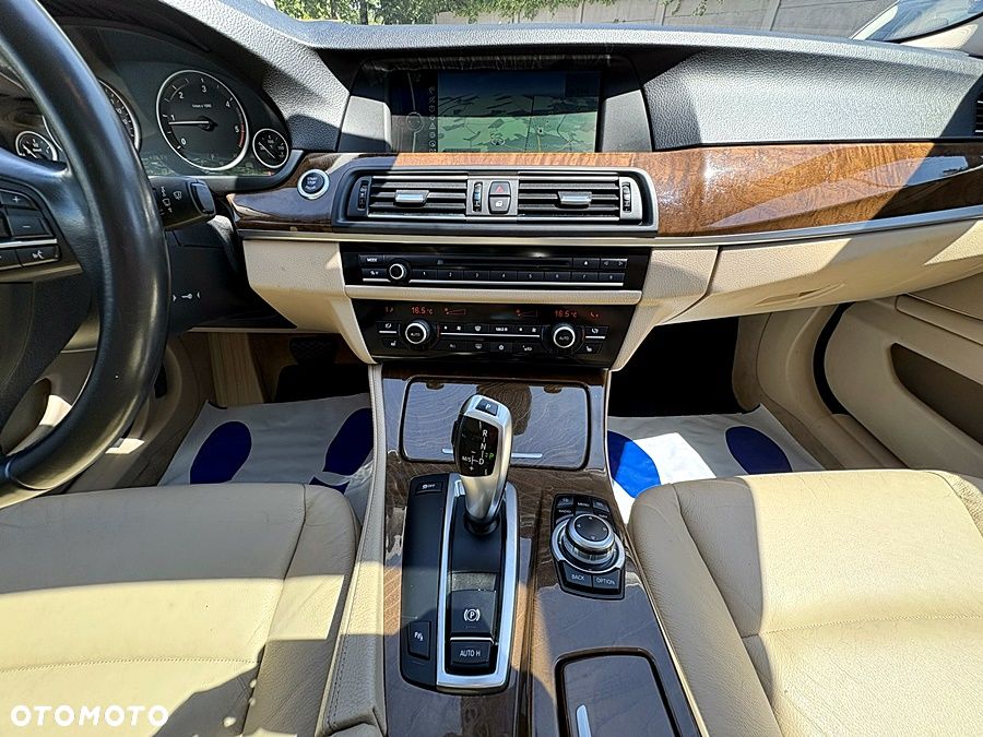 BMW Seria 5 520d - 28