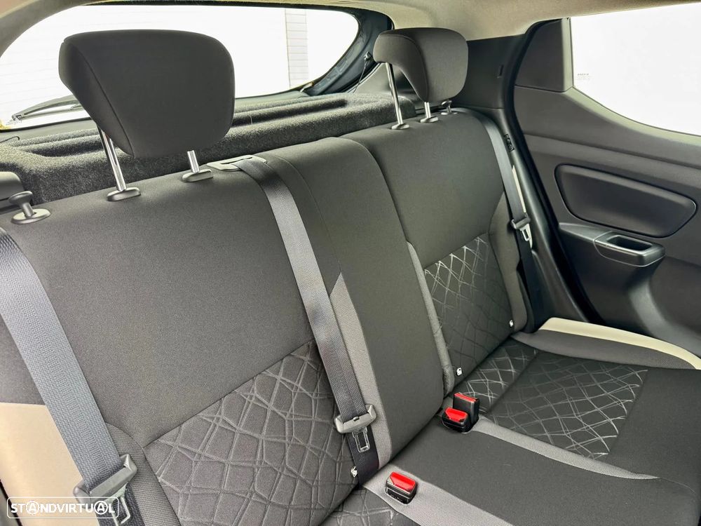 Nissan Micra 1.0 G Visia - 11