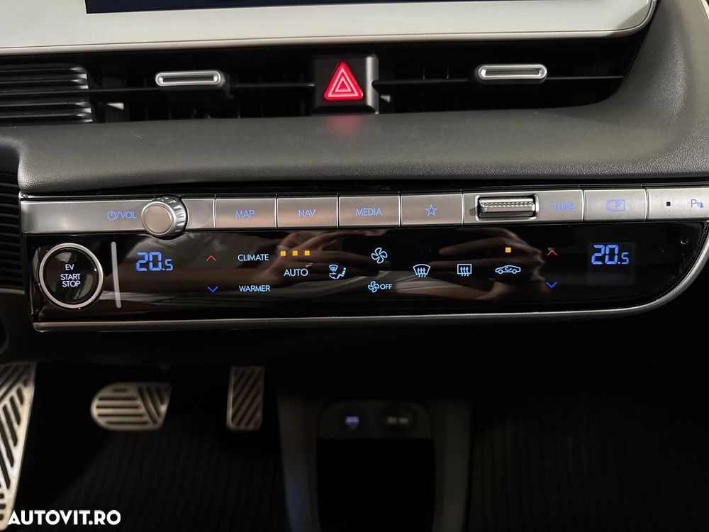 Hyundai IONIQ - 19