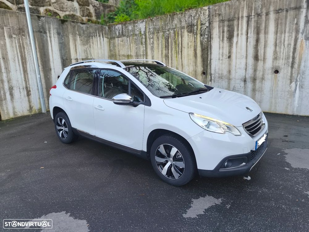 Peugeot 2008 1.2 PureTech Allure - 3