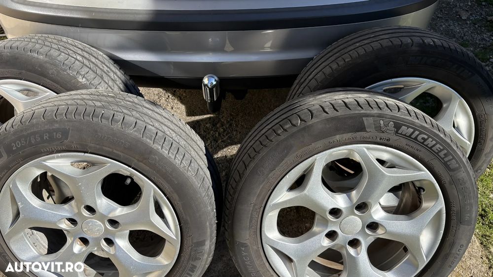 Ford Focus 1.6i Trend - 24