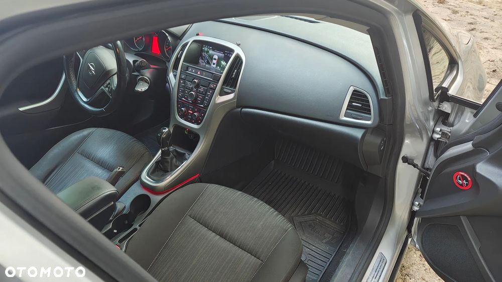Opel Astra 1.4 T Cosmo - 11