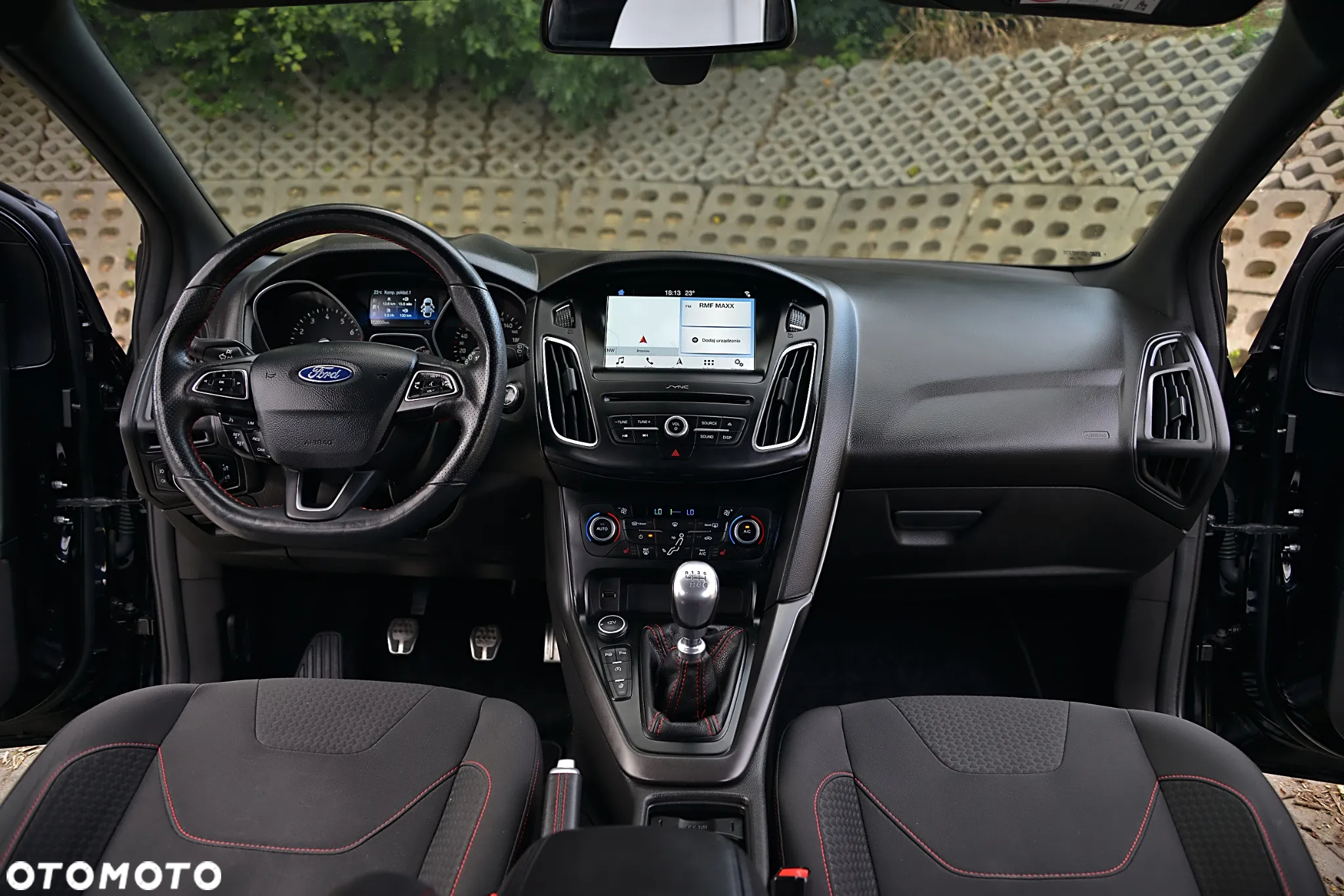 Ford Focus Turnier 1.5 EcoBoost Start-Stopp-System TITANIUM - 31