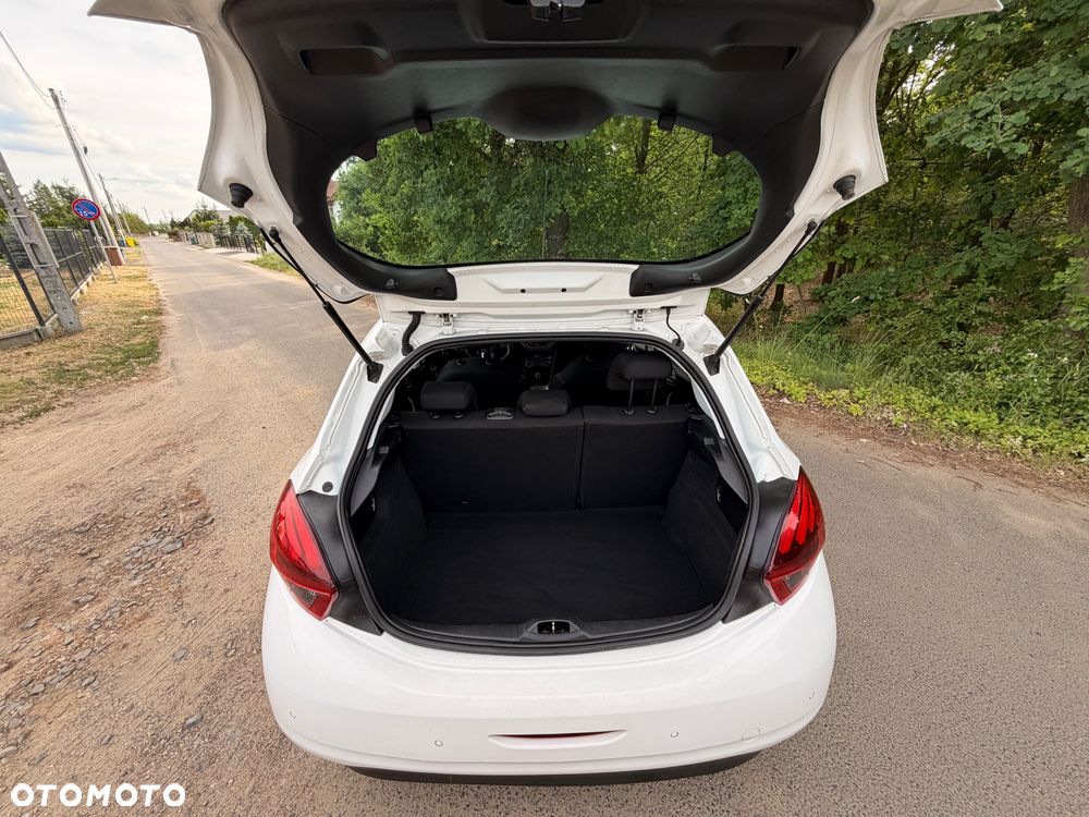 Peugeot 208 PureTech 82 Allure - 12