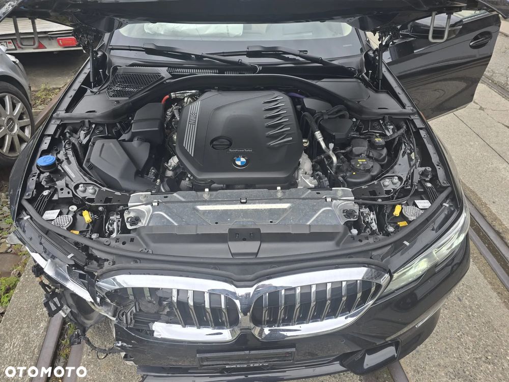 BMW Seria 3 330d Touring xDrive Luxury Line - 6