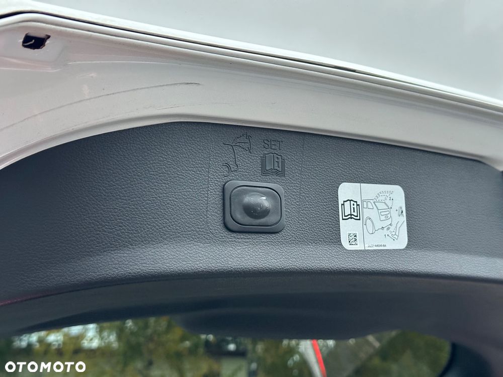 Ford Kuga 2.0 TDCi 4x4 Vignale - 28