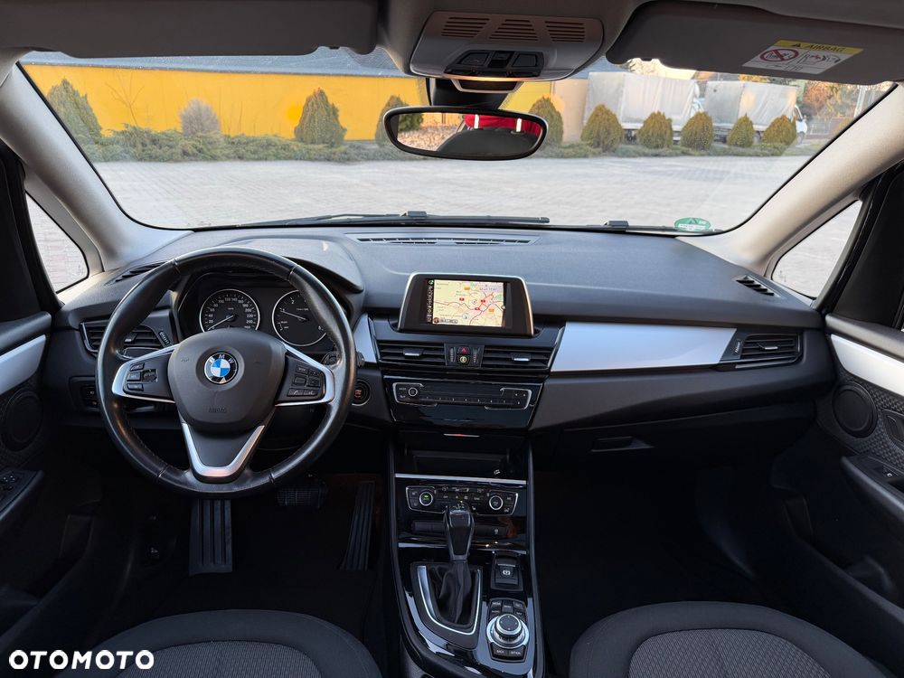 BMW Seria 2 218d - 7