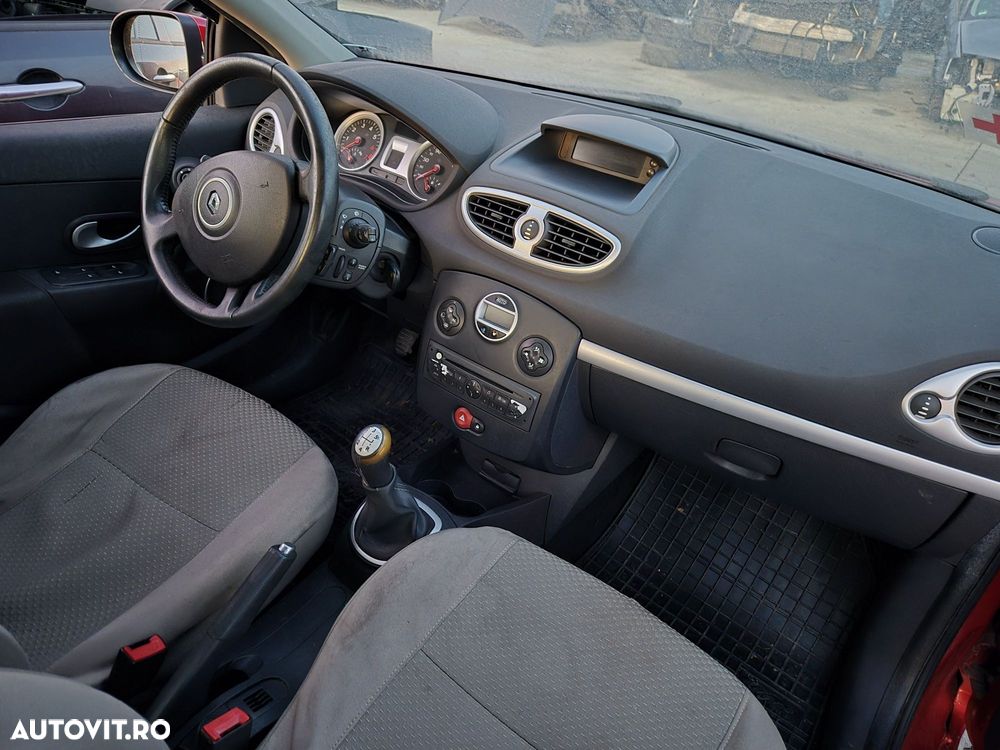 Dezmembram  Renault Clio 3 Facelift 2009 1.6 16v K4M848 - 5