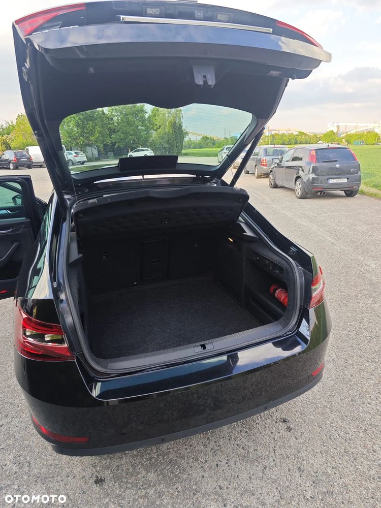Skoda Superb 2.0 TSI Style DSG - 19