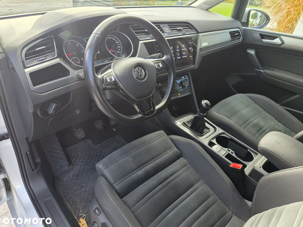 Volkswagen Touran - 9