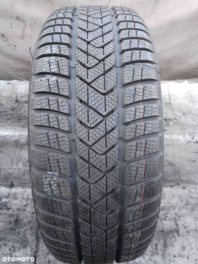 Pirelli Sottozero 3 225/55 R17 97H 2024 8mm - 1