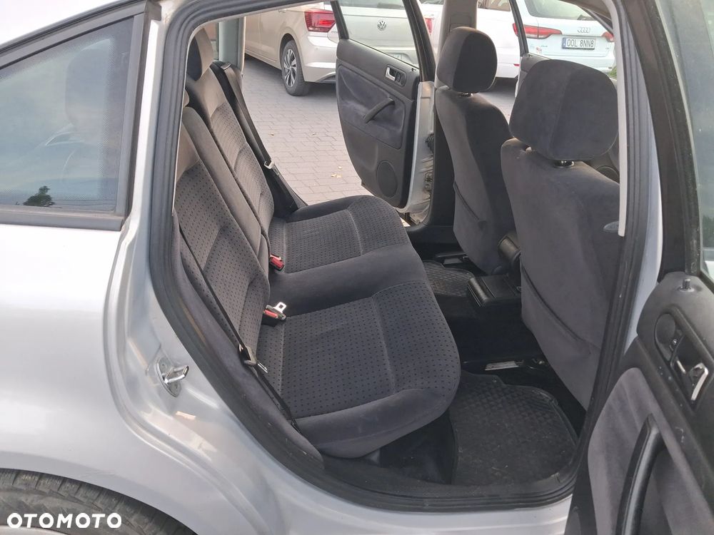 Volkswagen Passat - 12
