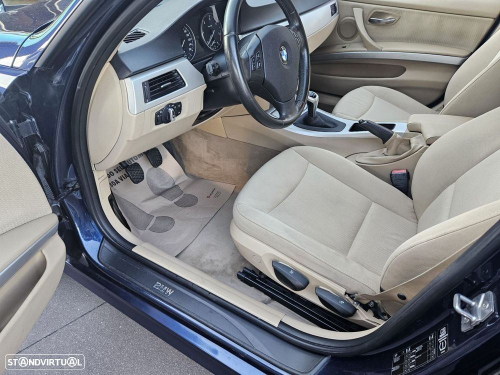 BMW 318 d Touring Sport - 12