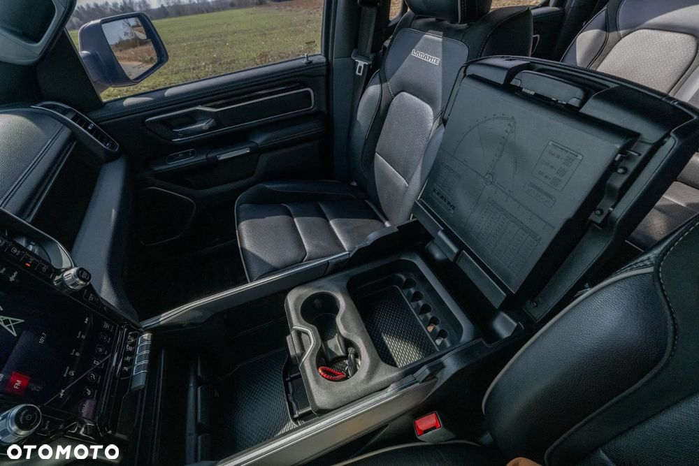 RAM 1500 Crew Cab Shortbed Laramie - 11