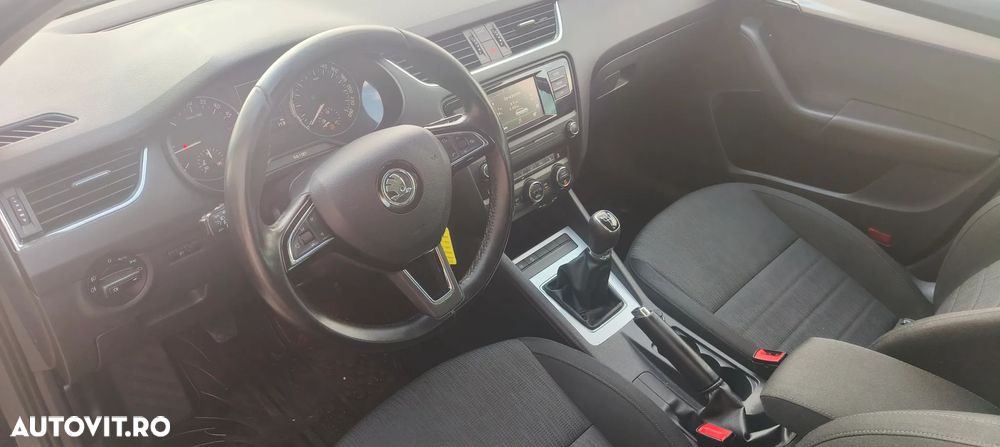 Skoda Octavia 1.6 TDI Ambiente - 10