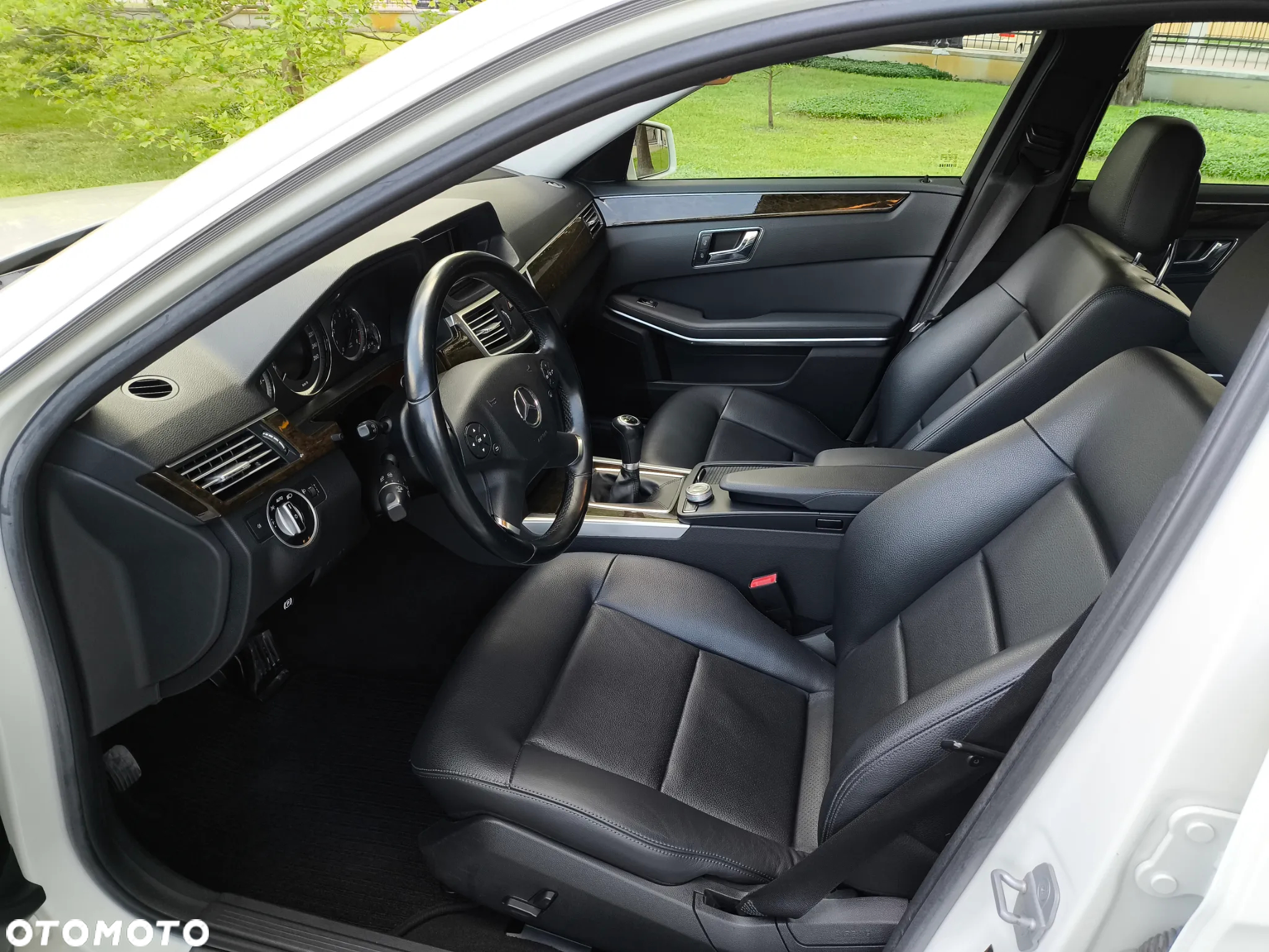 Mercedes-Benz Klasa E 200 T BlueEFFICIENCY - 17