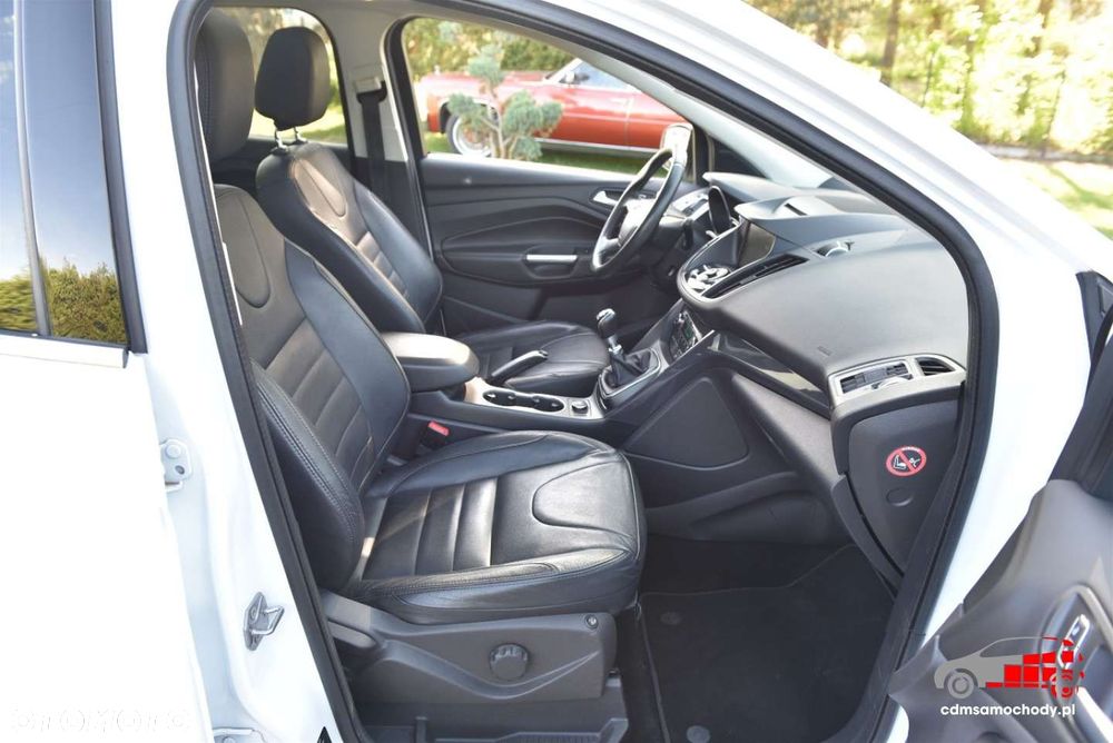 Ford Kuga 1.5 EcoBoost 2x4 Titanium - 19