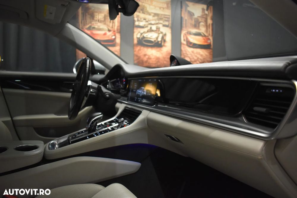 Porsche Panamera 4 - 11