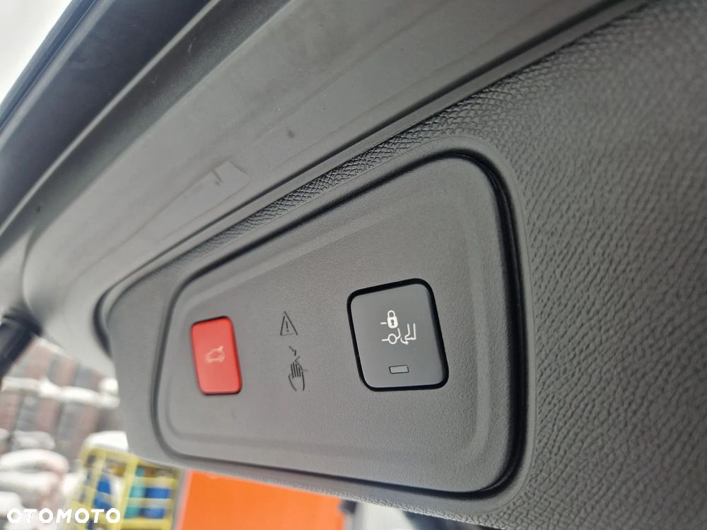 Peugeot 3008 1.6 PureTech GT S&S EAT8 - 17