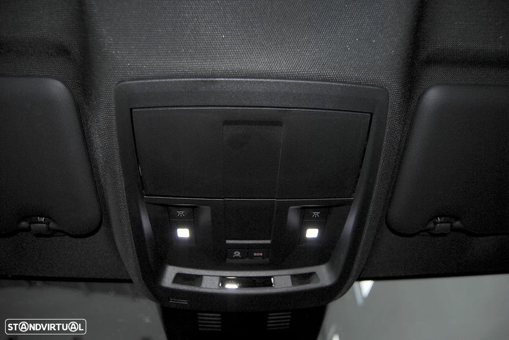 Peugeot 5008 1.2 Hybrid Allure e-DCS6 - 32